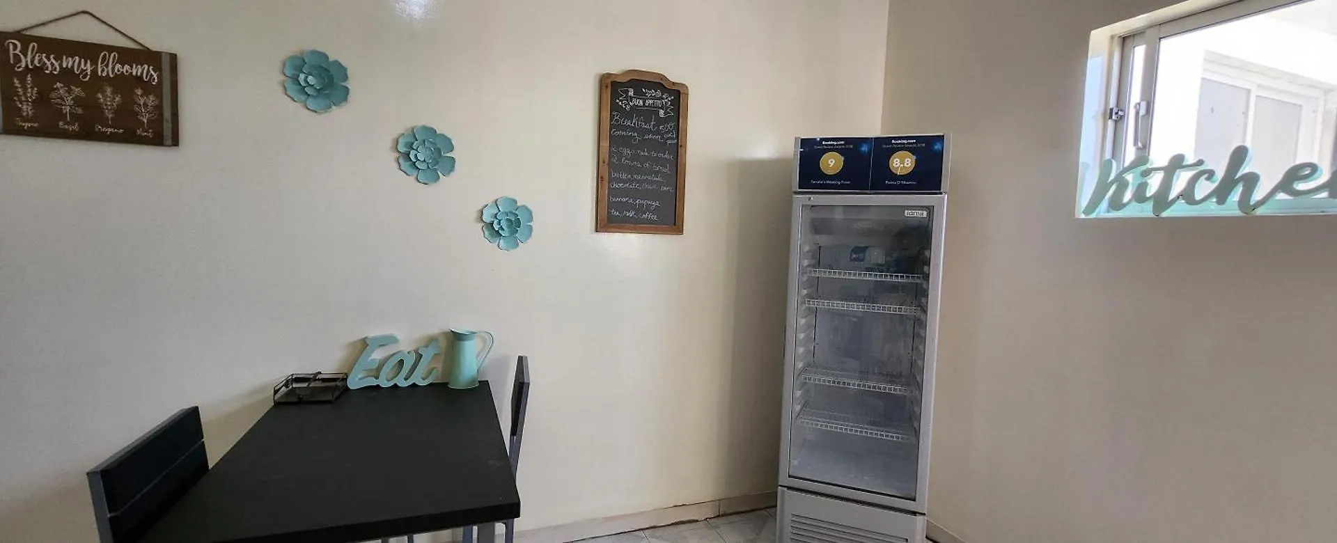 No Cash Accepted-Meeting Point Hostel- Praia, Also In Tarrafal & Fogo Hostel