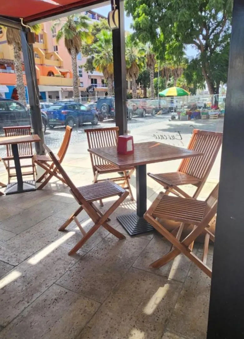 Meeting Point Hostel- Praia, Also In Tarrafal & Fogo-No Cash Accepted Capo Verde